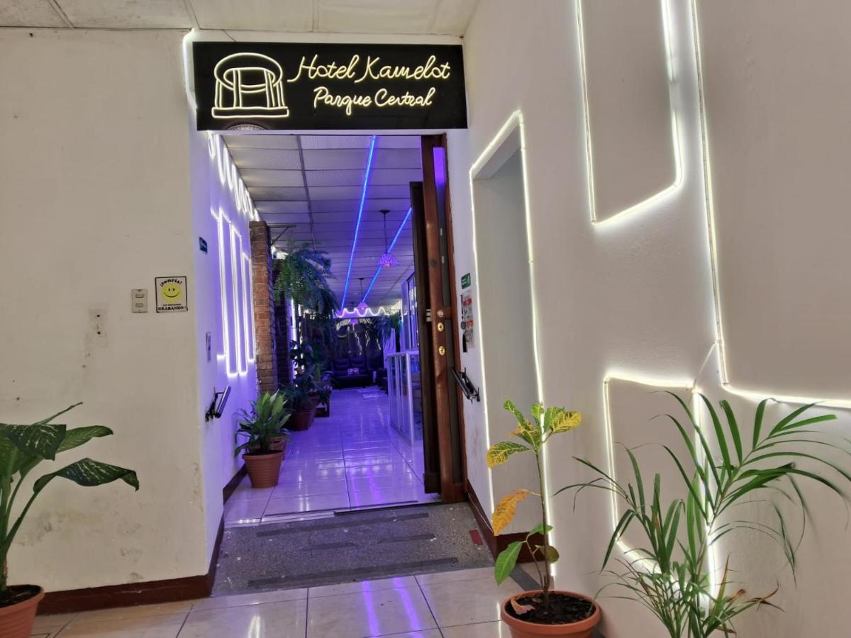 Hotel Kamelot Parque Central Quetzaltenango Zewnętrze zdjęcie