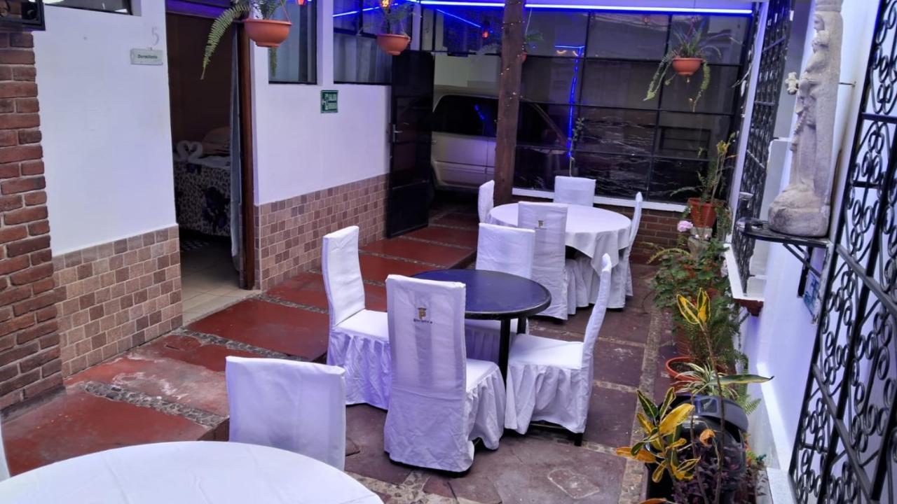 Hotel Kamelot Parque Central Quetzaltenango Zewnętrze zdjęcie