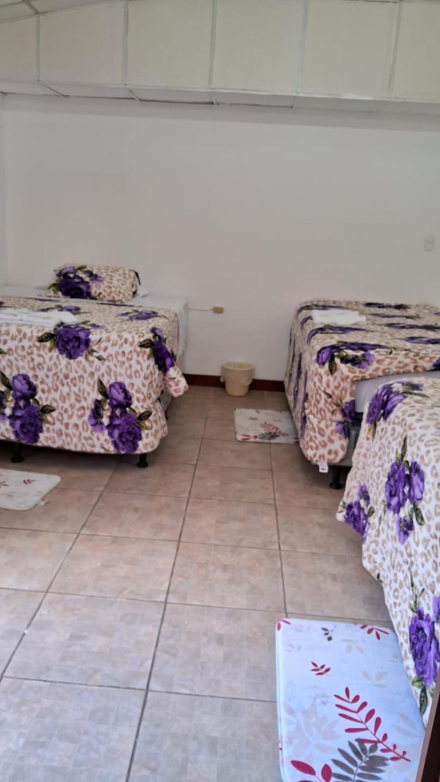 Hotel Kamelot Parque Central Quetzaltenango Zewnętrze zdjęcie