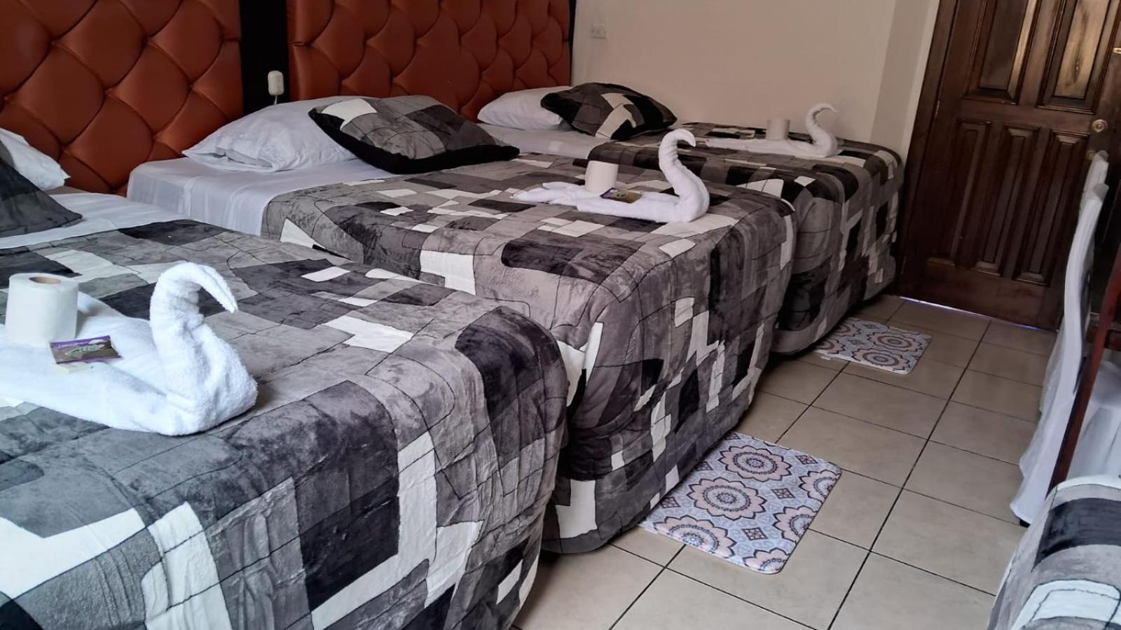 Hotel Kamelot Parque Central Quetzaltenango Zewnętrze zdjęcie