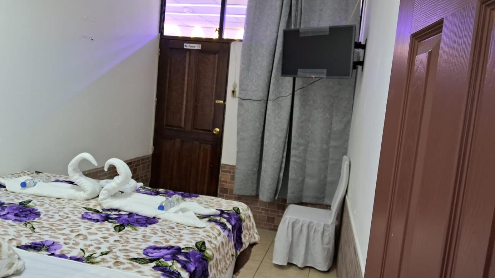 Hotel Kamelot Parque Central Quetzaltenango Zewnętrze zdjęcie