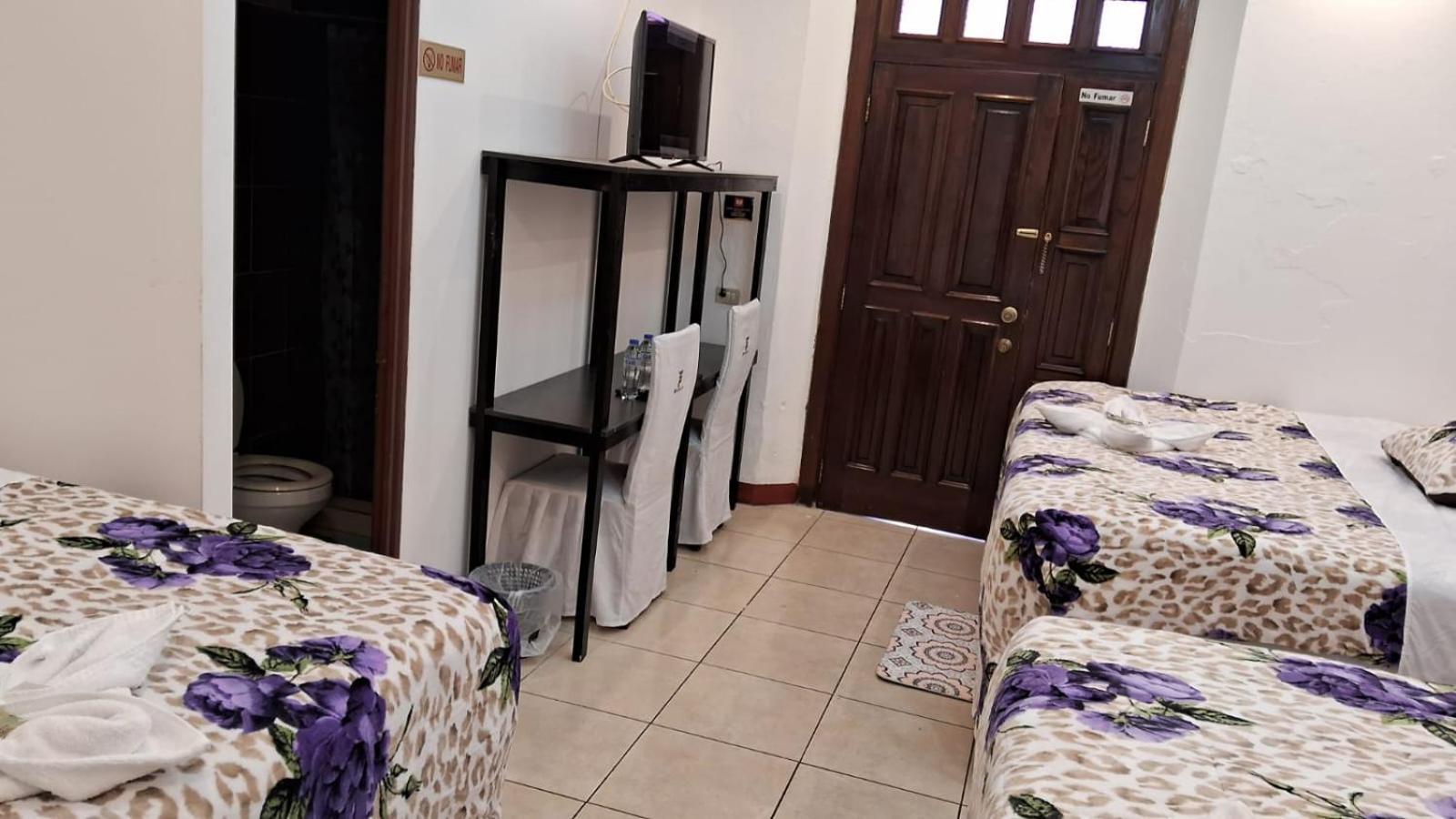 Hotel Kamelot Parque Central Quetzaltenango Zewnętrze zdjęcie