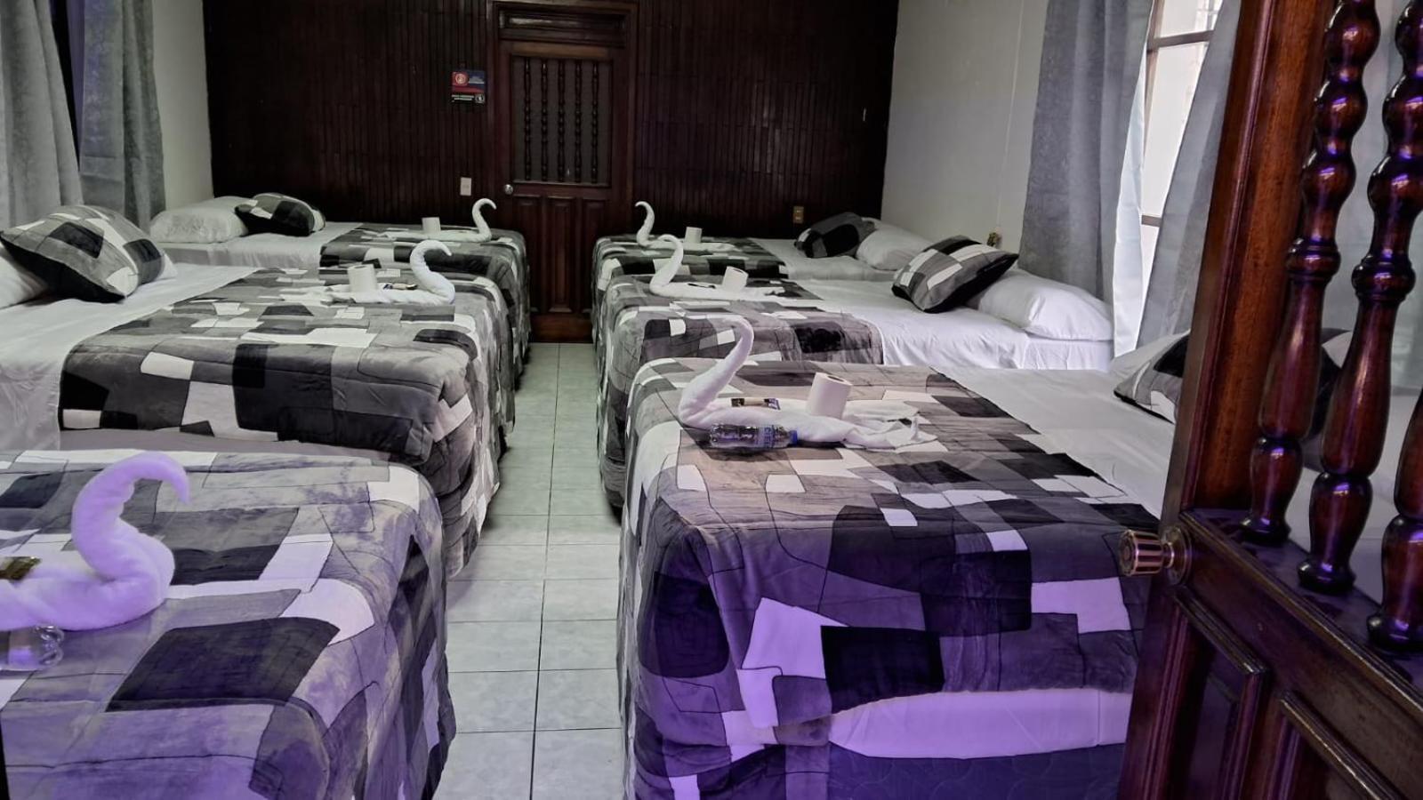 Hotel Kamelot Parque Central Quetzaltenango Zewnętrze zdjęcie